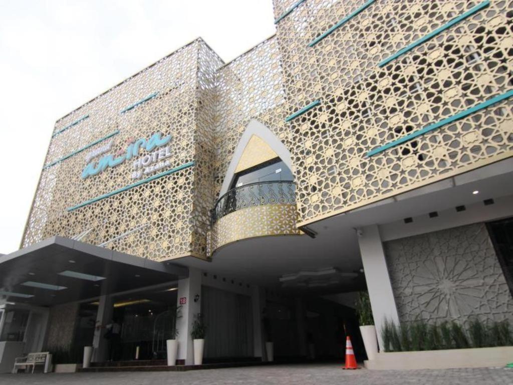 แกรนด์ อมิรา โฮเต็ล Hotel Surakarta  ภายนอก รูปภาพ