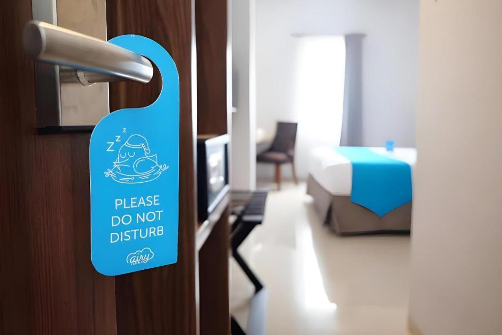 แกรนด์ อมิรา โฮเต็ล Hotel Surakarta  ภายนอก รูปภาพ