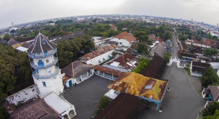 แกรนด์ อมิรา โฮเต็ล Hotel Surakarta  ภายนอก รูปภาพ